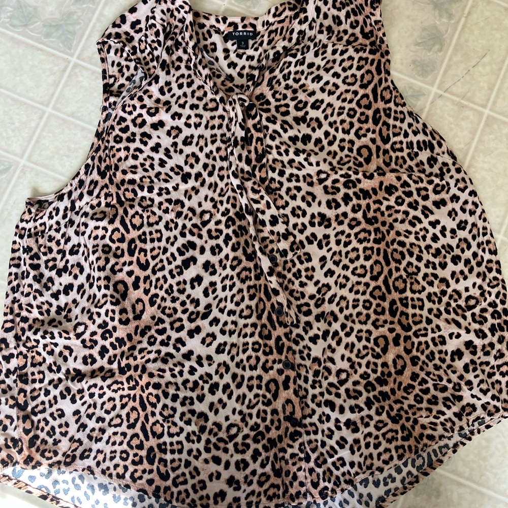 Torrid sleeveless Cheetah print Tie Neck Tank size 3X item 14936272